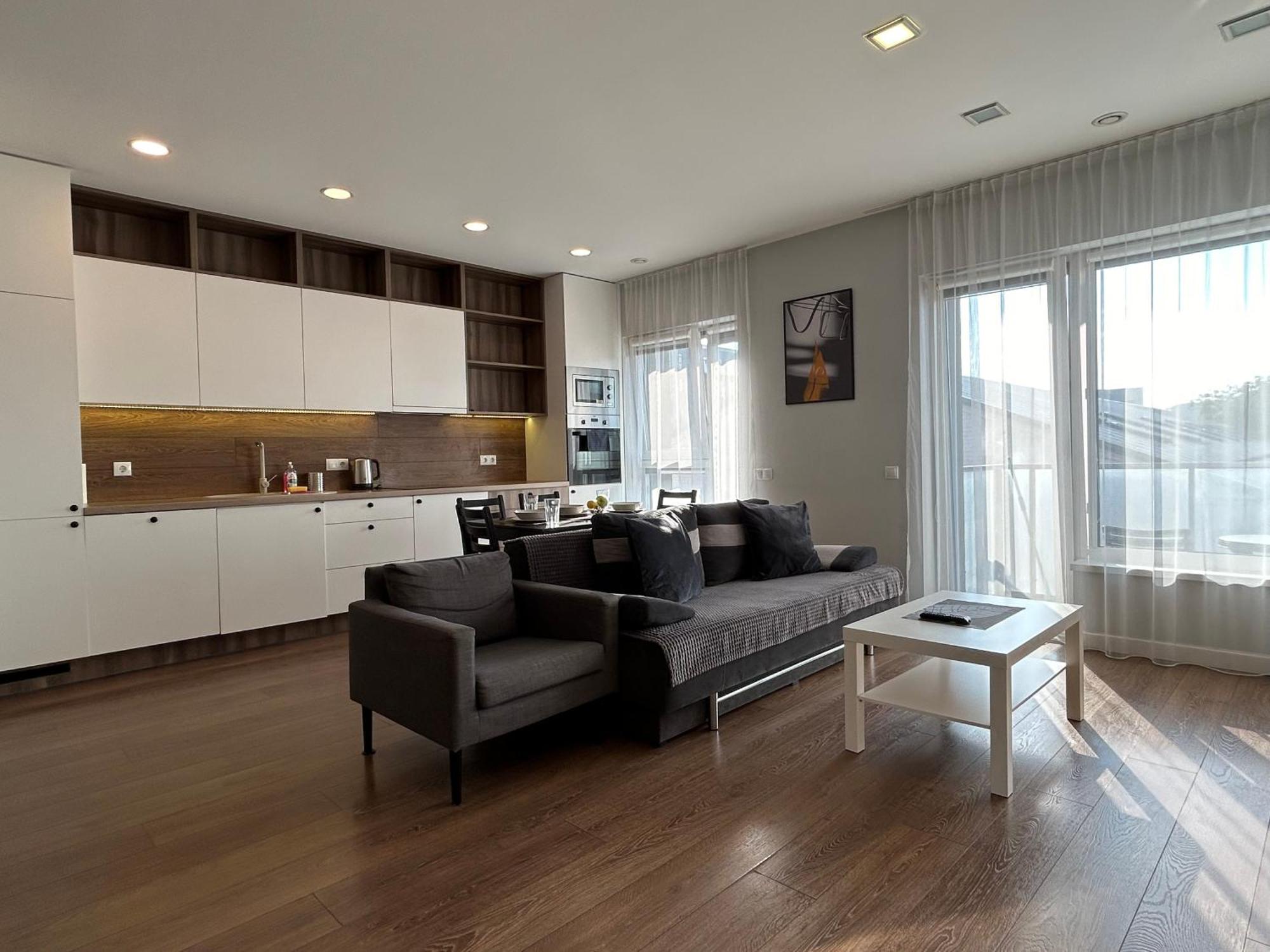Your - Spacious In Center, With Balcony & Self Check-in Apartment