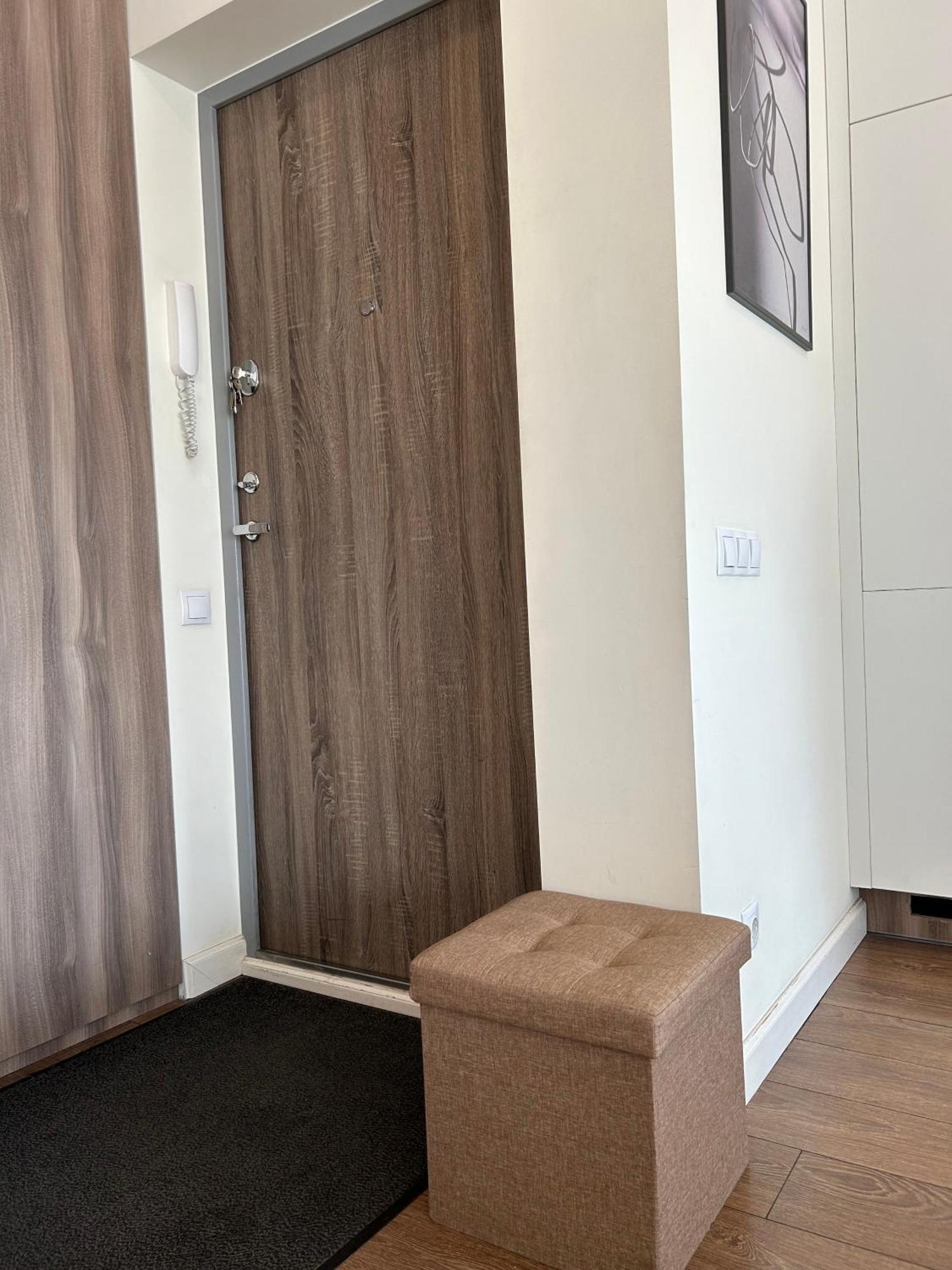 Apartment Your - Spacious In Center, With Balcony & Self Check-in