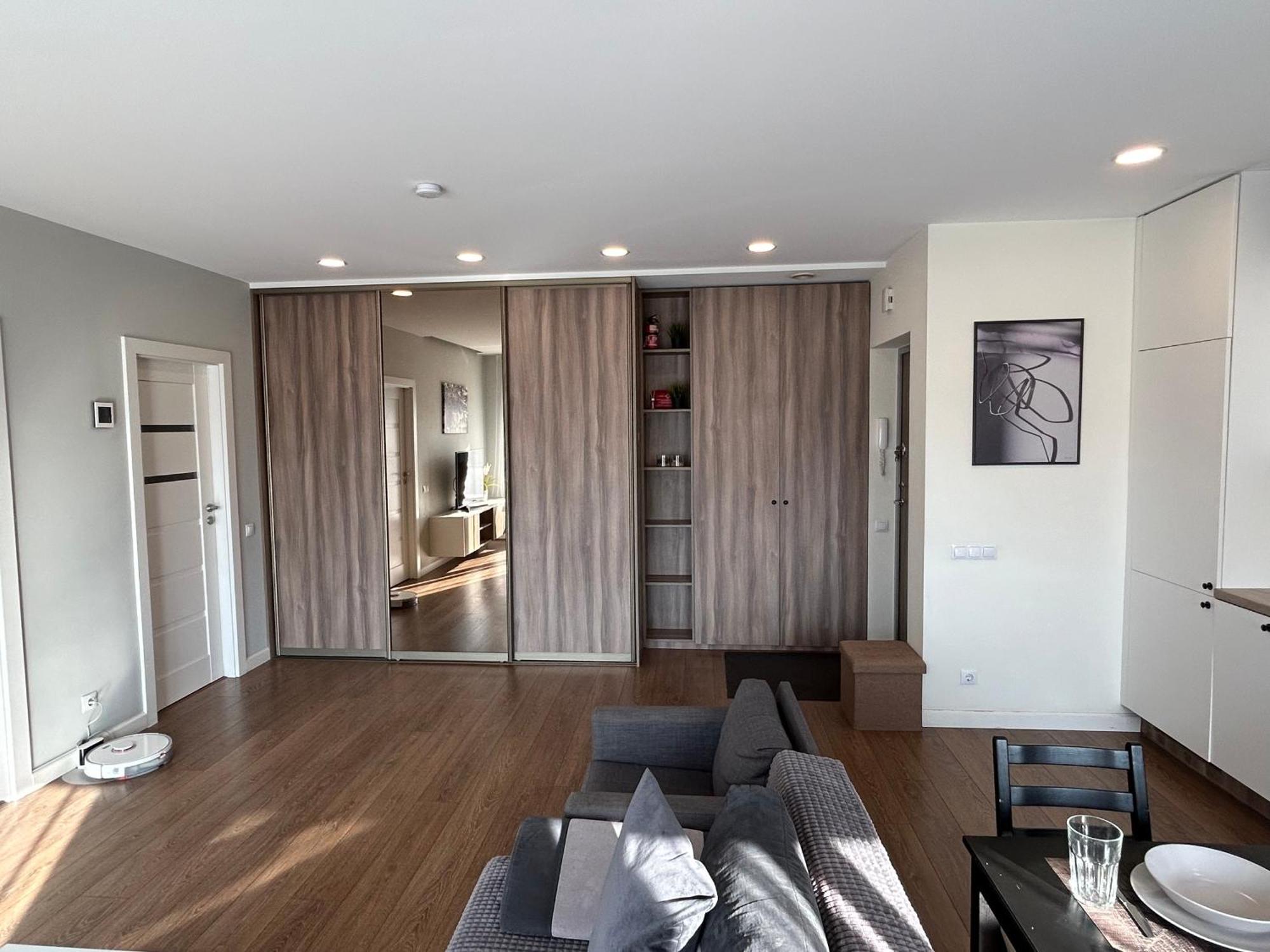 Your - Spacious In Center, With Balcony & Self Check-in *