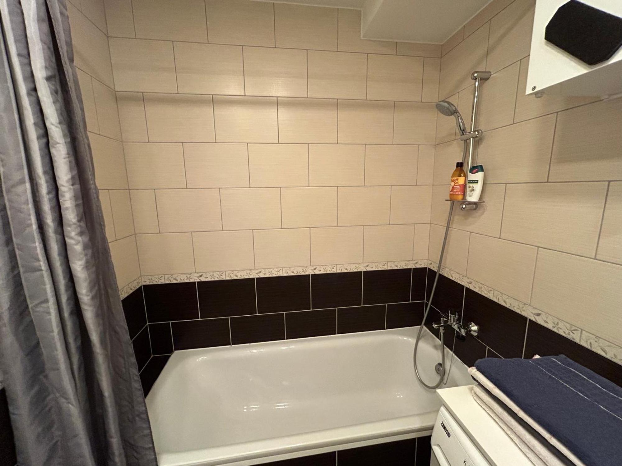 Apartment Your - Spacious In Center, With Balcony & Self Check-in *