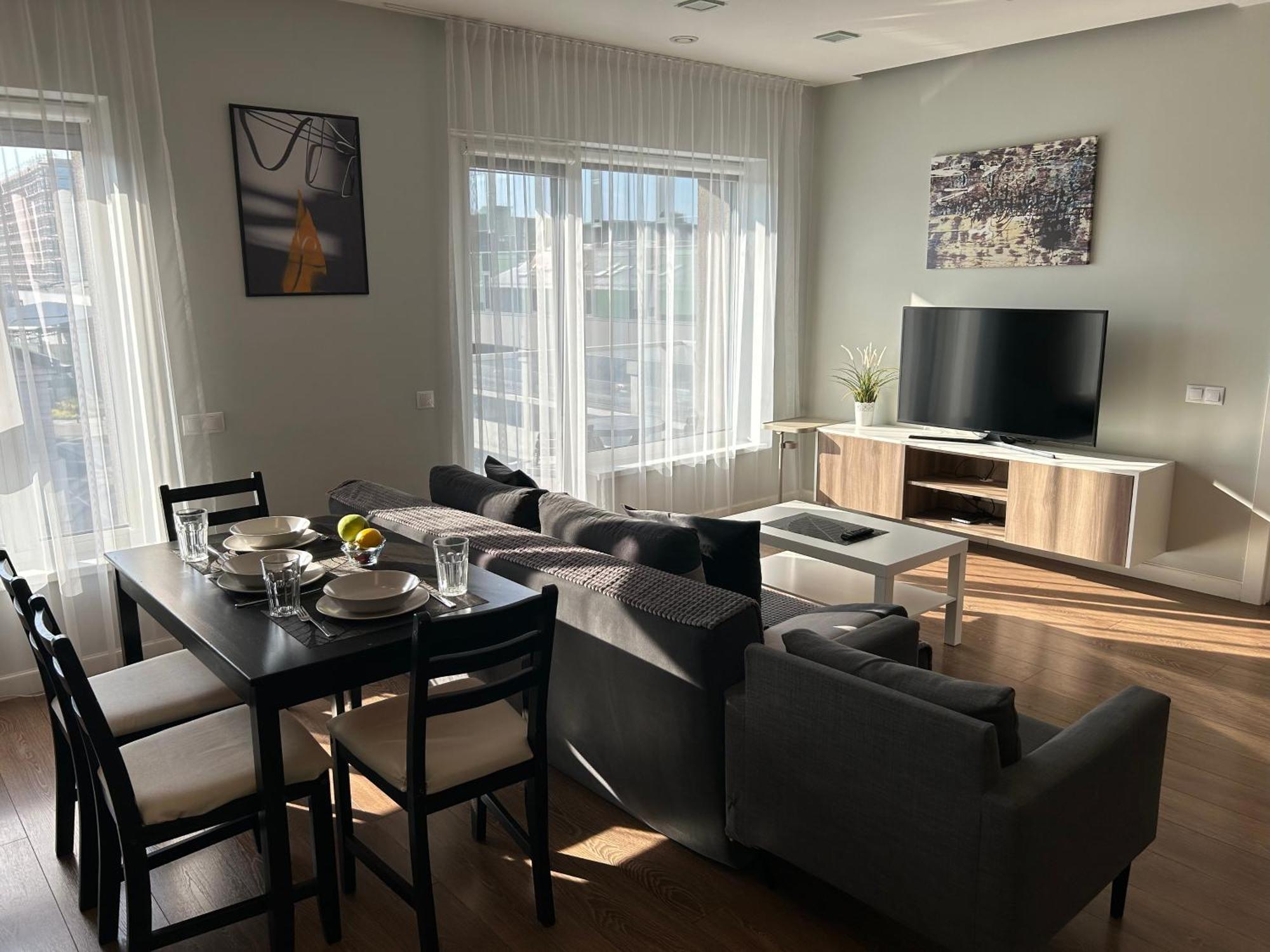 Your - Spacious In Center, With Balcony & Self Check-in Apartment