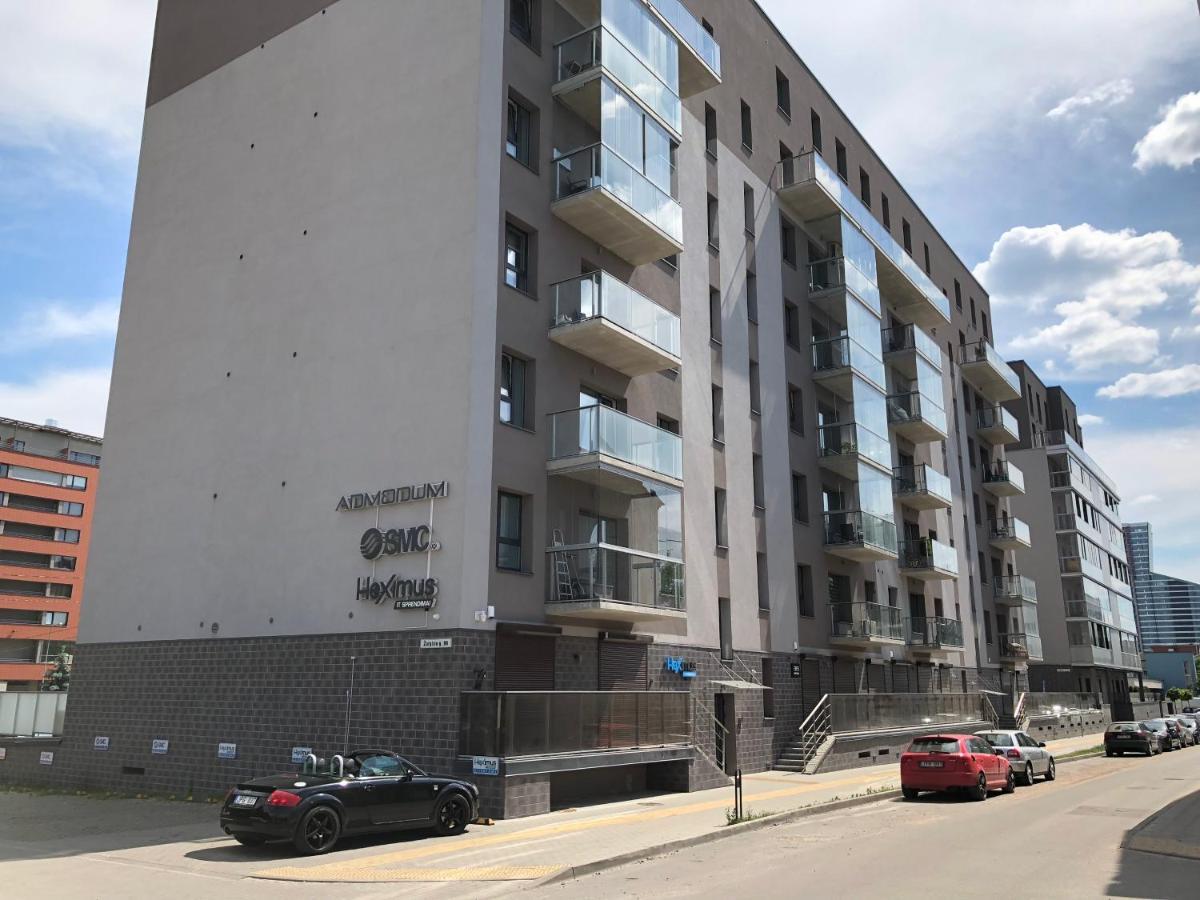 Your - Spacious In Center, With Balcony & Self Check-in
